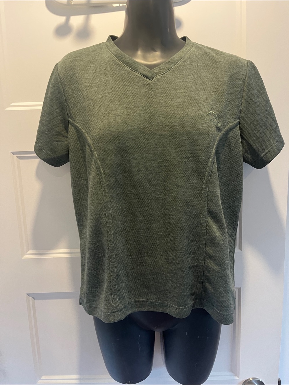 Casual V-Neck Short Sleeve Tee in Olive Green